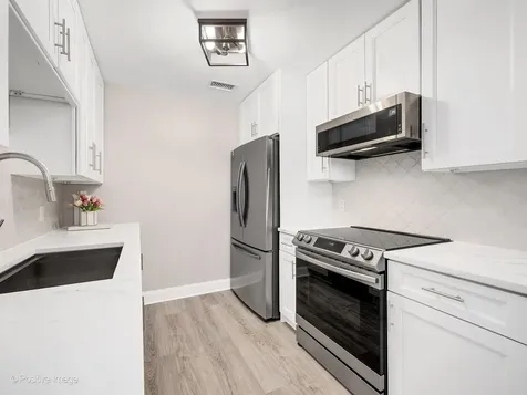 6176 Knoll Lane Court Willowbrook IL 60527