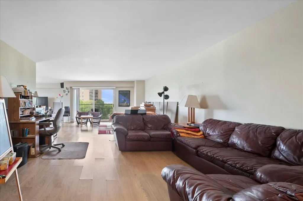 7141 North Kedzie Avenue Chicago IL 60645