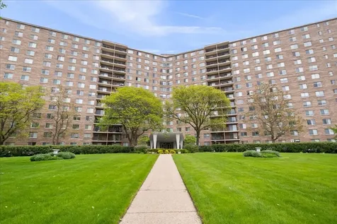 7141 North Kedzie Avenue Chicago IL 60645