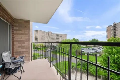 7141 North Kedzie Avenue Chicago IL 60645