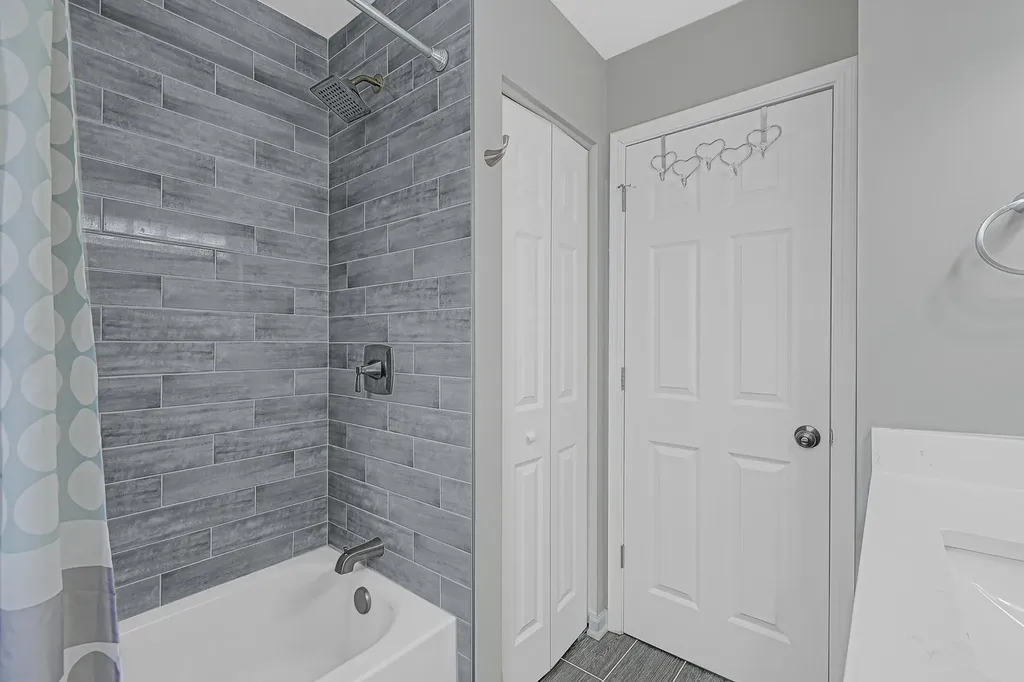 5103 Gardiner Glenn Drive Plainfield IL 60586
