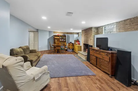 1621 Seward Street Evanston IL 60202