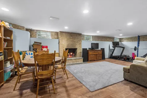 1621 Seward Street Evanston IL 60202