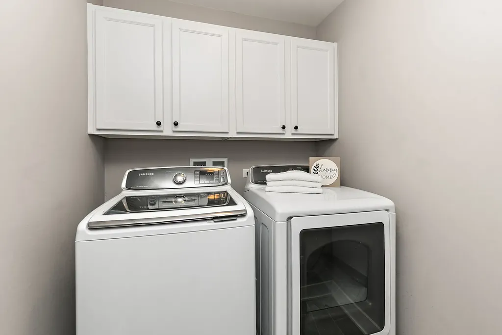 4275 Fiona Lane Lisle IL 60532