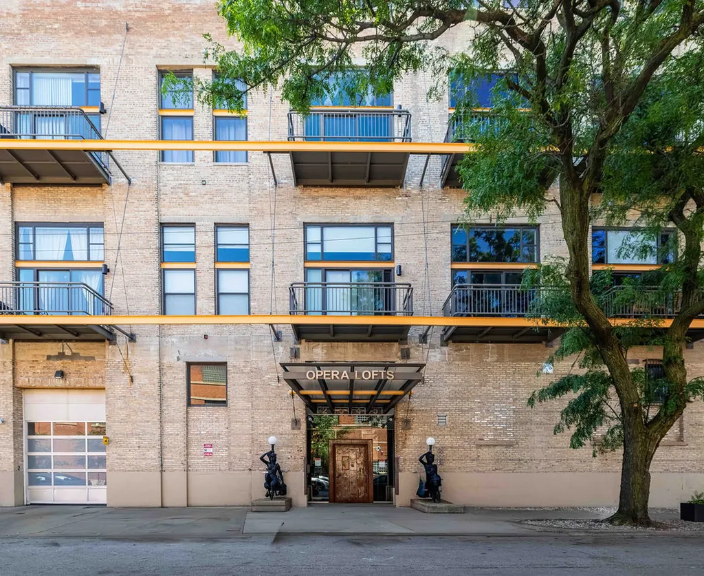 2545 South Dearborn Street Chicago IL 60616