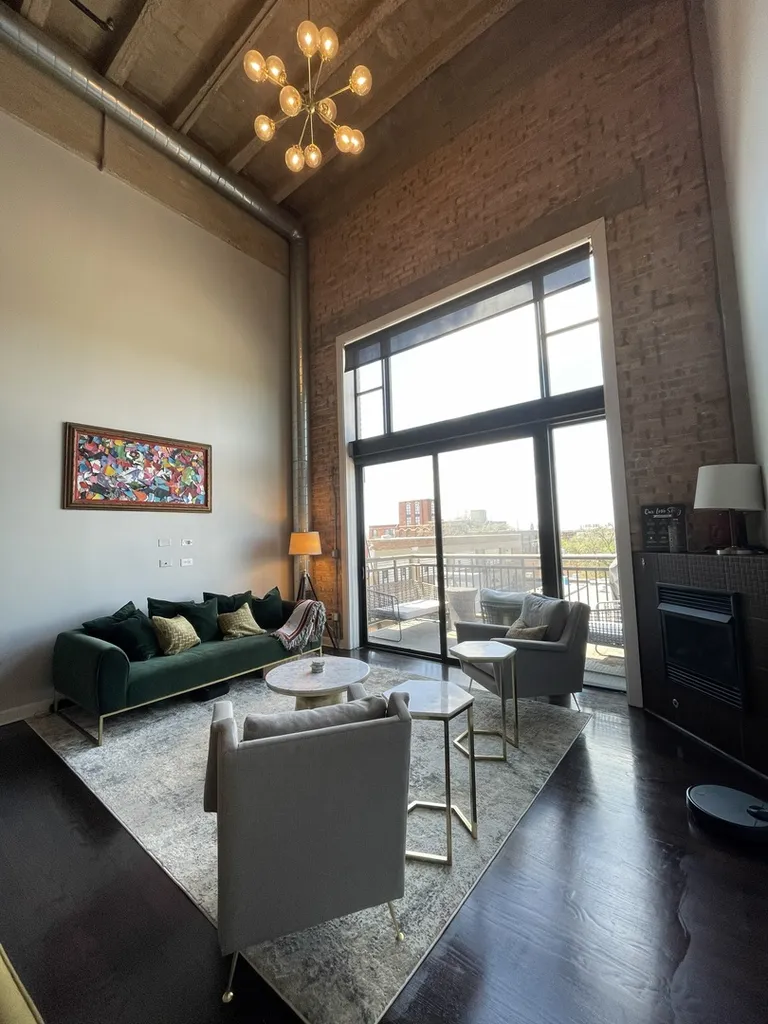 2545 South Dearborn Street Chicago IL 60616