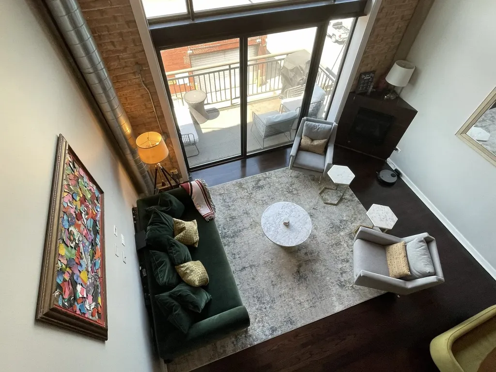 2545 South Dearborn Street Chicago IL 60616