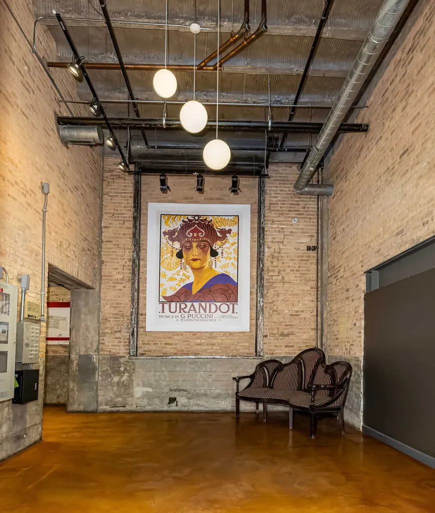 2545 South Dearborn Street Chicago IL 60616