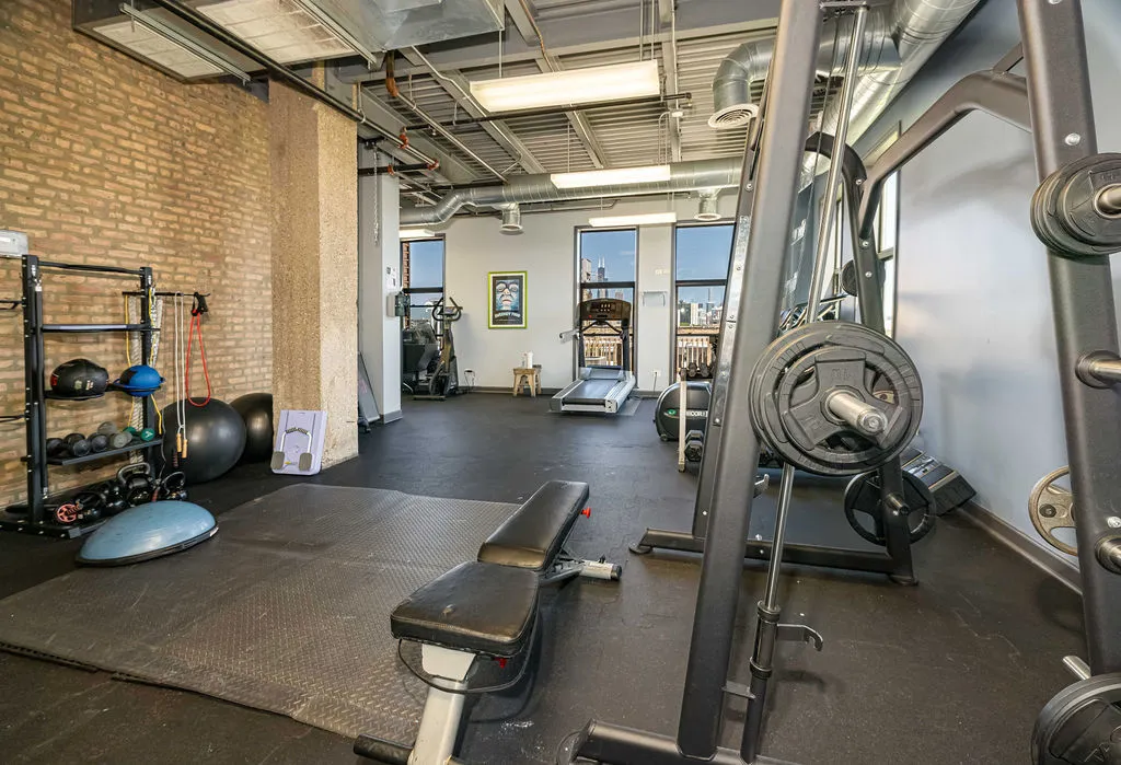 2545 South Dearborn Street Chicago IL 60616