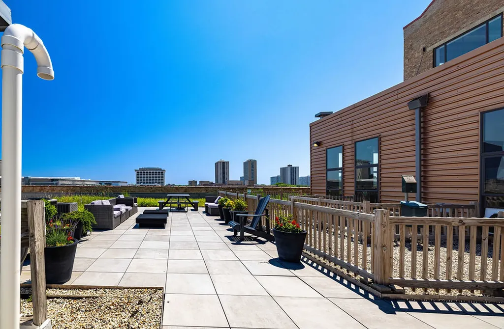 2545 South Dearborn Street Chicago IL 60616