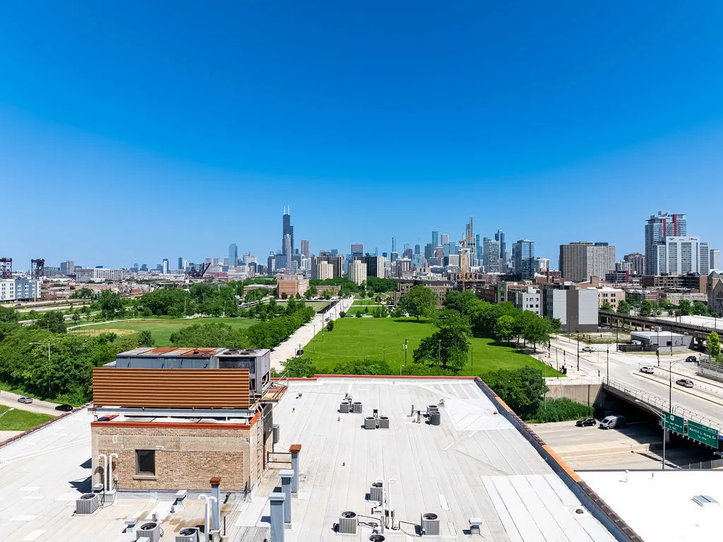 2545 South Dearborn Street Chicago IL 60616