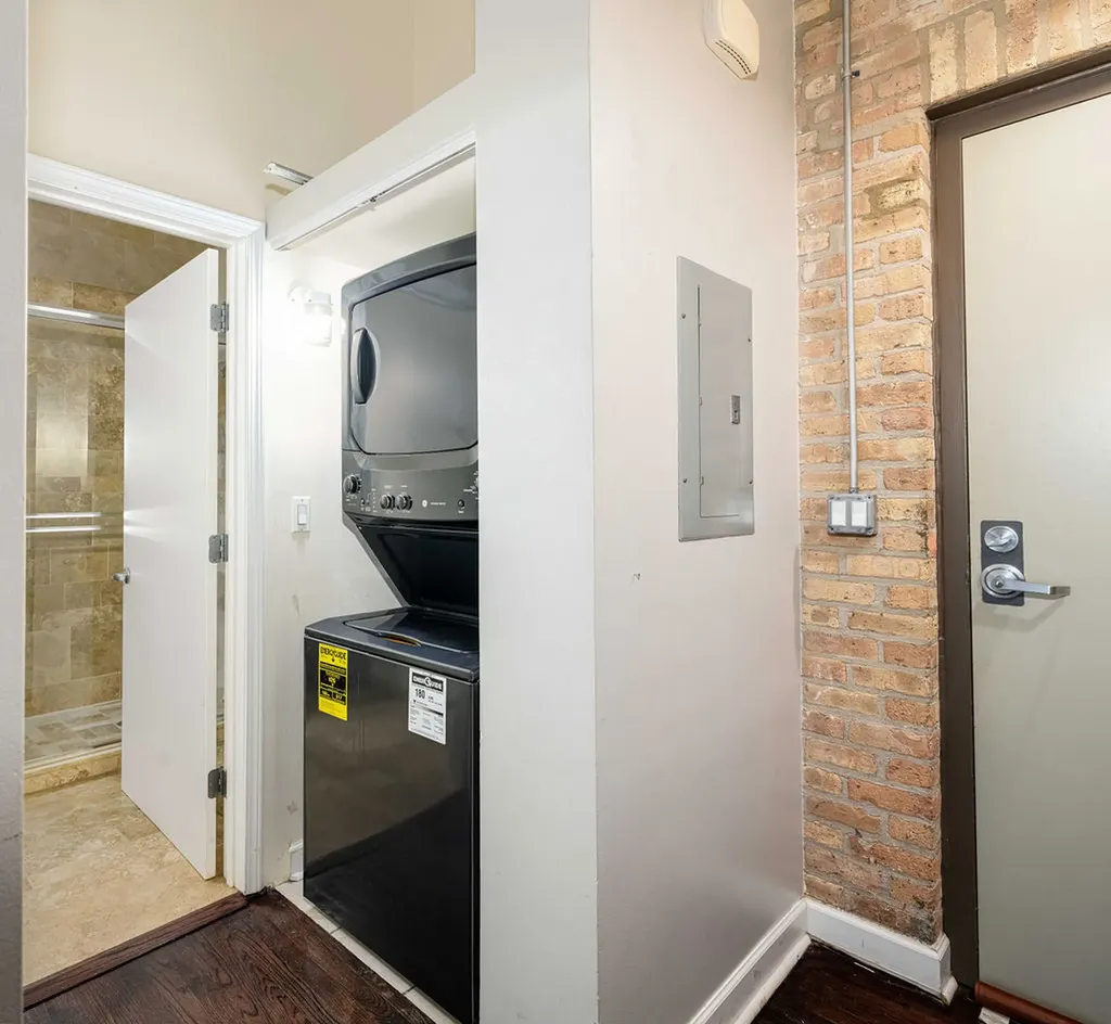 2545 South Dearborn Street Chicago IL 60616