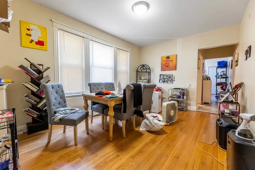 7707 South Peoria Street Chicago IL 60620