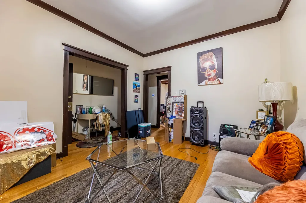 7707 South Peoria Street Chicago IL 60620
