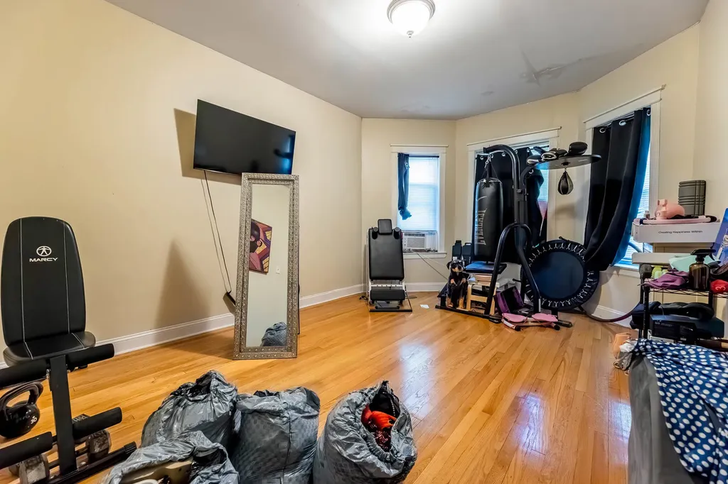 7707 South Peoria Street Chicago IL 60620