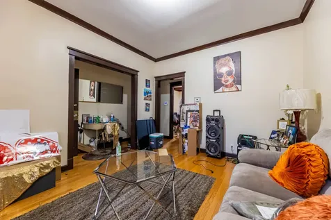 7707 South Peoria Street Chicago IL 60620