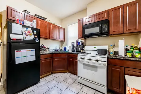 7707 South Peoria Street Chicago IL 60620