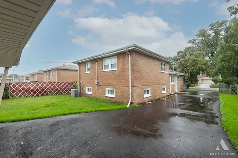 6127 West 79th Place Burbank IL 60459