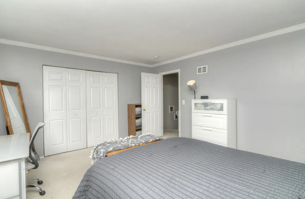 1265 Downing Street Roselle IL 60172