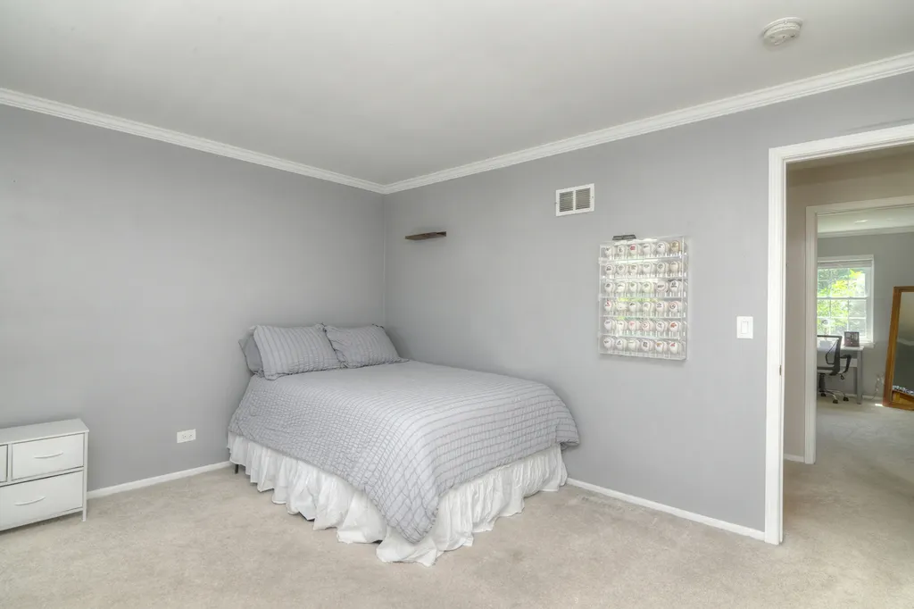 1265 Downing Street Roselle IL 60172