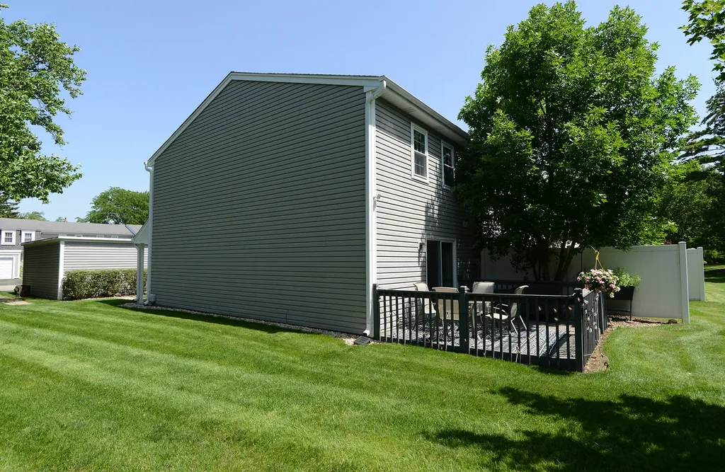 1265 Downing Street Roselle IL 60172