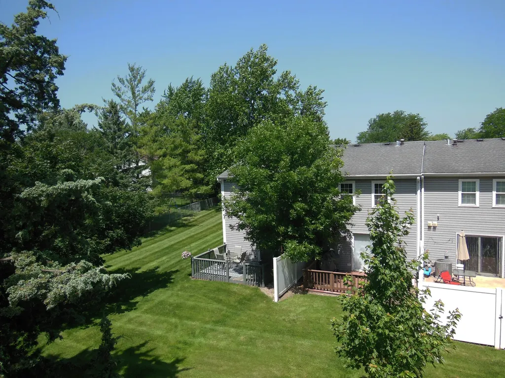 1265 Downing Street Roselle IL 60172