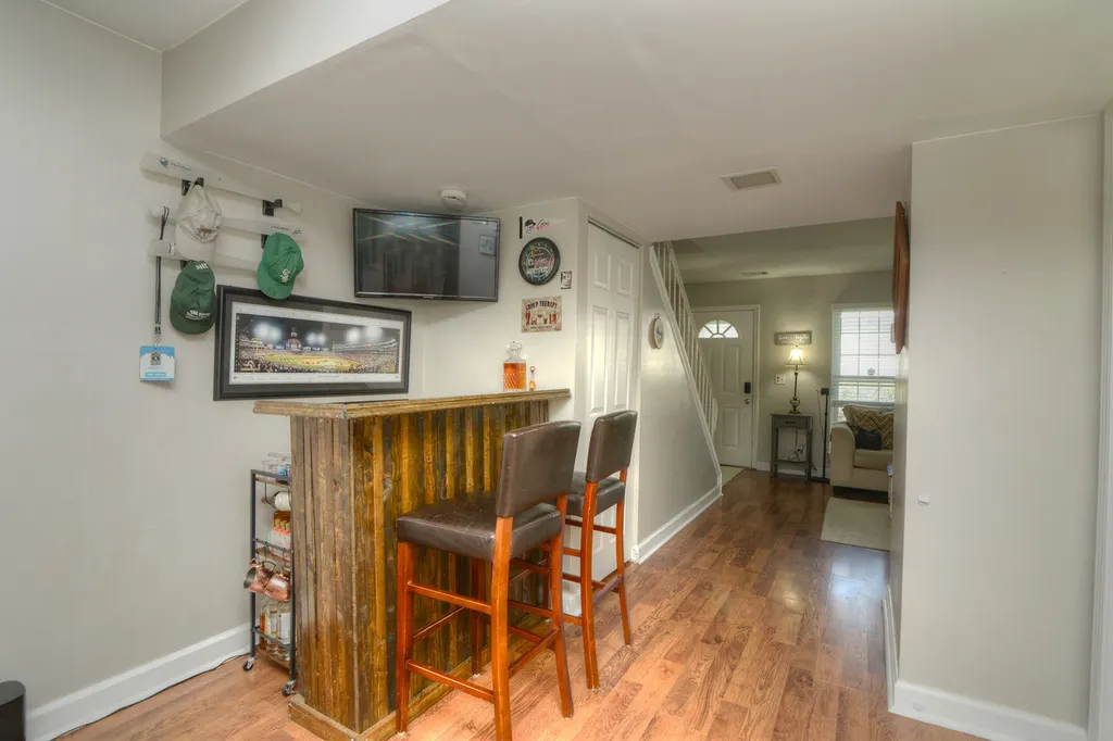 1265 Downing Street Roselle IL 60172