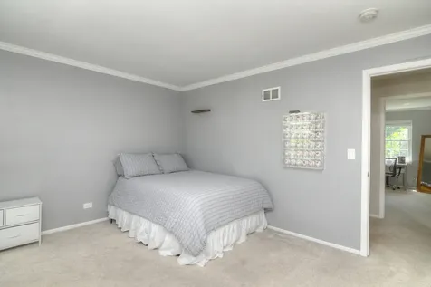 1265 Downing Street Roselle IL 60172