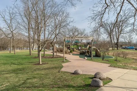 381 South Collins Street South Elgin IL 60177