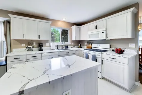 2365 Handley Lane Aurora IL 60502