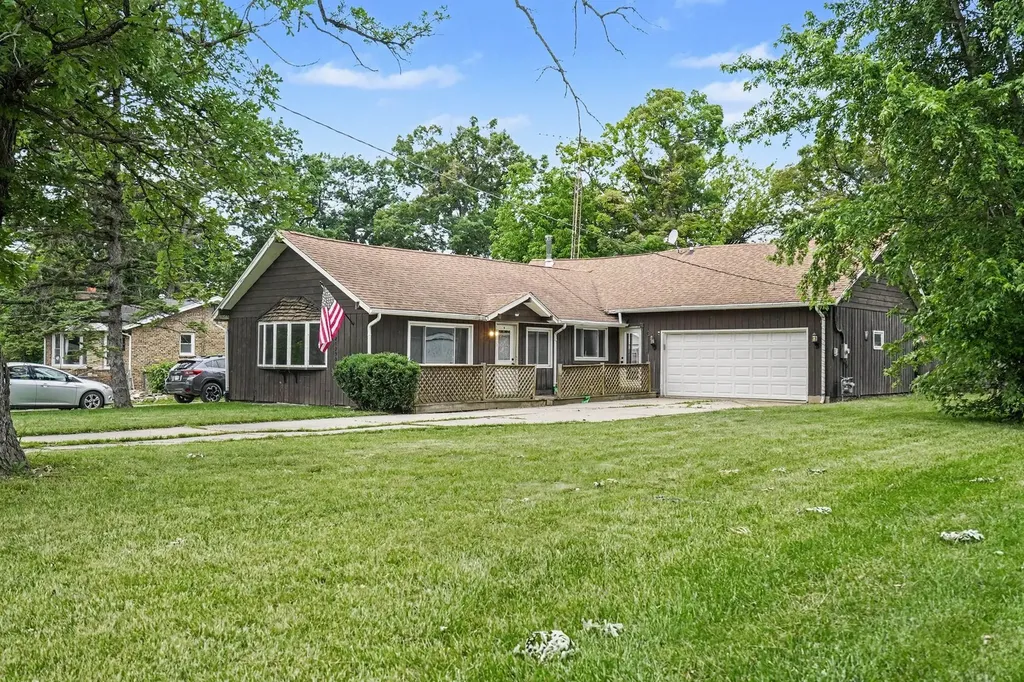 26330 West Grapevine Avenue Antioch IL 60002