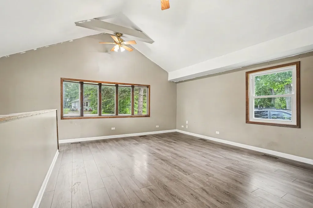 26330 West Grapevine Avenue Antioch IL 60002