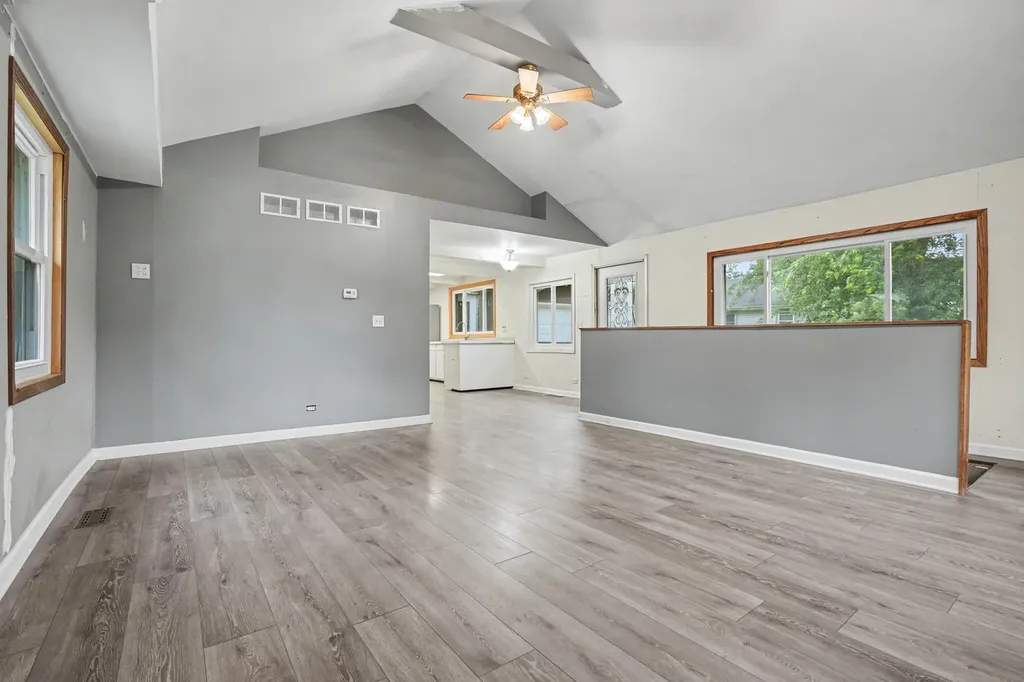 26330 West Grapevine Avenue Antioch IL 60002
