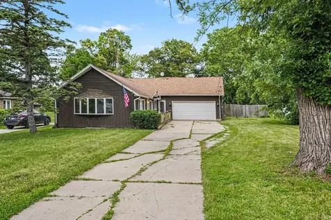 26330 West Grapevine Avenue Antioch IL 60002