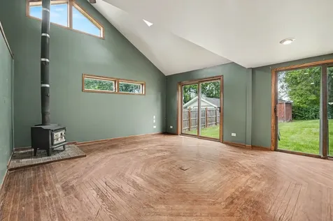 26330 West Grapevine Avenue Antioch IL 60002