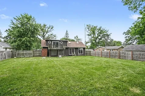 26330 West Grapevine Avenue Antioch IL 60002