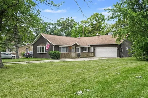 26330 West Grapevine Avenue Antioch IL 60002