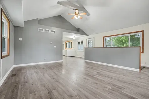 26330 West Grapevine Avenue Antioch IL 60002