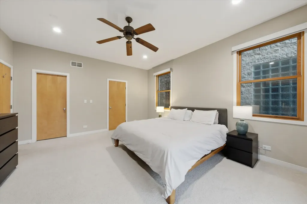 1054 North Hermitage Avenue Chicago IL 60622