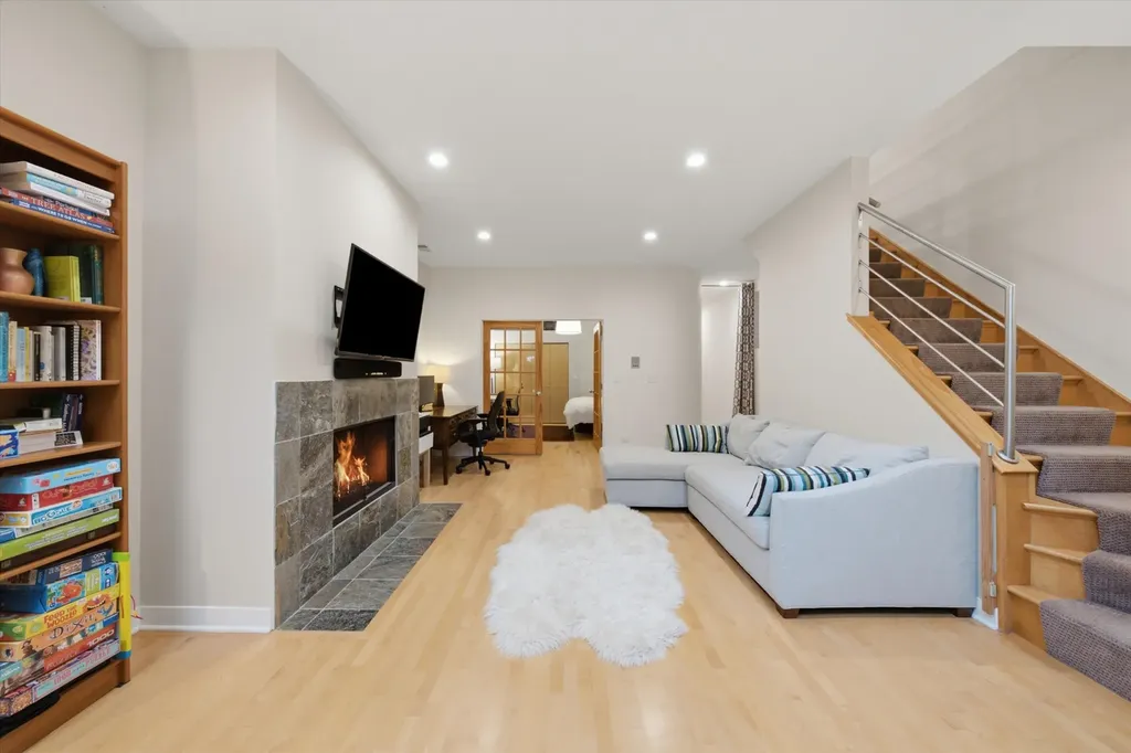 1054 North Hermitage Avenue Chicago IL 60622