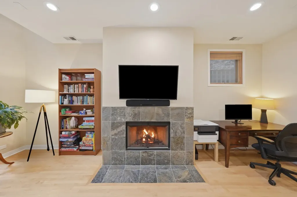 1054 North Hermitage Avenue Chicago IL 60622