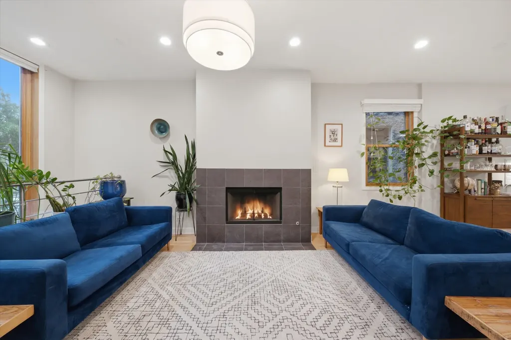 1054 North Hermitage Avenue Chicago IL 60622