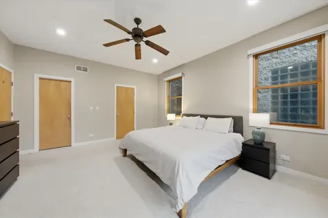 1054 North Hermitage Avenue Chicago IL 60622