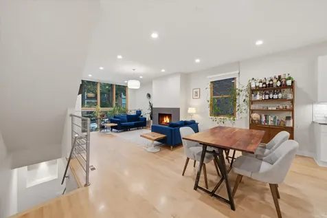1054 North Hermitage Avenue Chicago IL 60622