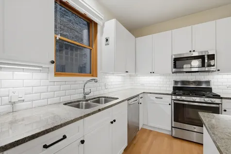 1054 North Hermitage Avenue Chicago IL 60622