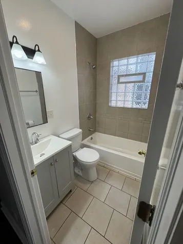 3434 West Le Moyne Street Chicago IL 60651