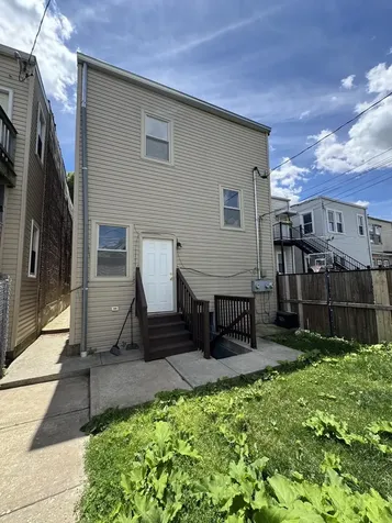 3434 West Le Moyne Street Chicago IL 60651