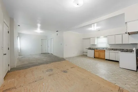 832 East 153 Street Phoenix IL 60426