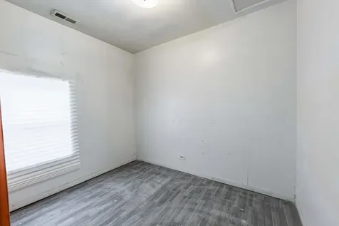 832 East 153 Street Phoenix IL 60426