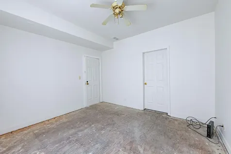 832 East 153 Street Phoenix IL 60426